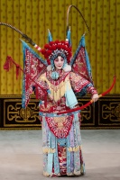 梅韵流芳传薪火 英姿飒爽穆桂英 京剧名家王怡成功上演《穆柯寨·穆天王·大破天门阵》