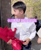 河南：女子订婚，帅气新郎继承父母所有优点，网友：娶我不要彩礼