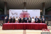 港理大举办瓯绣作品展 冀弘扬中华文化及非遗魅力