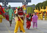 华夏儿女齐聚故里 恭拜先祖展望未来