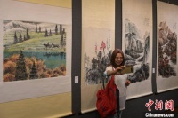 “白云出岫香江情”画展在香港举行