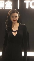 景甜线下活动路透，明媚大方性感迷人