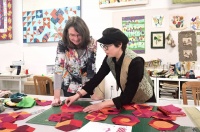 用拼布艺术架友谊桥梁 宁波这所高校中德交流活动举办