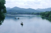 史上最美的30首短诗，首首经典，谁读了都会心醉！