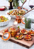 也许，路并没有错的，错的只是选择；爱也并没有错的，错的只是缘分。