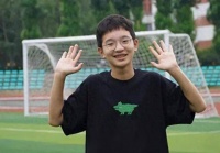 跌入粪坑的钟美美，才是真正的“人间清醒”