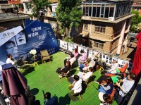 在时间中穿梭，用影像讲述“女人”故事