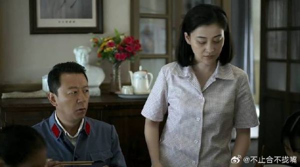 卫国当兵遭父亲反对,下秒生气绝食,父亲直言爱吃不吃