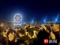 “狂野”打铁花：力与美的结合