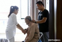 兄弟姐妹“亲不亲”，主要取决于这3个人