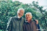 人老了，出门在外要守口如瓶，不要逢人就说这几件事