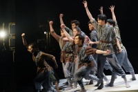 纪念著名舞蹈家吴晓邦，北舞师生学术性复排《义勇军进行曲》等经典作品