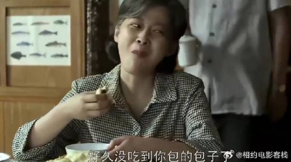 德华包包子技术堪称一流,安杰吃完根本停不下来,馋人