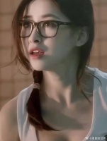 她怎么能长得又美艳又纯欲