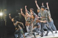 北舞师生复排《义勇军进行曲》