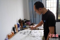 广西山间“绘画村”：村民下地是农民 提笔是“画家”