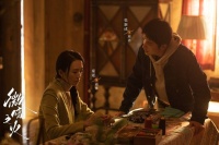 “微暗之火”能否照亮人性的幽暗？专访主创：用悬疑的外壳包装动人的故事｜谈艺录