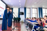 内蒙古呼和浩特：曲艺进校园 萌娃乐翻天