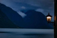 正观漫读丨不要吹灭别人的灯