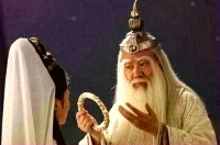 为何菩萨与老君都担心金箍棒碰碎玉净瓶，而不担心猴子头撞破呢？