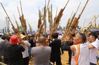 芦笙比响促和谐 深山苗寨齐欢腾