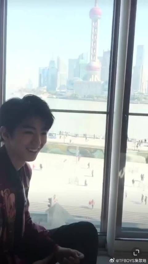 我和我的冤种马助理,还有笨蛋服装师