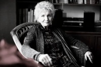 艾丽丝·门罗走了，她笔下故事性最丰富的，仍然是角落里的女性