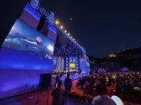 中俄艺术家欢聚八达岭长城脚下，经典作品、即兴演奏点燃“大师燃情之夜”