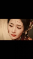 仙侠之神杨幂又鲨回来了，和红色的适配度拉，姐姐眼神好有戏破碎感好强…