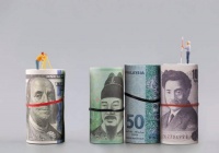 亚洲货币贬值潮涌，利差套息谁是推手？