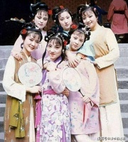 怡红院藏了三个世界，每个世界都不太平，所到之处都是人性之恶