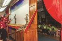 山西岚县：感受传统皮影的魅力