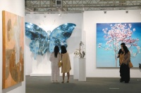 全球近千位艺术家作品同台亮相