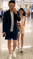 汪小菲好疼爱老婆，人多的时候赶忙搀扶护着
