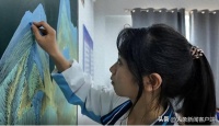 象·暖流丨河南高中女生用粉笔将《千里江山图》搬上黑板