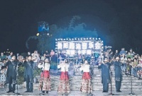 乐器演奏轮番登场 文化交融魅力尽显