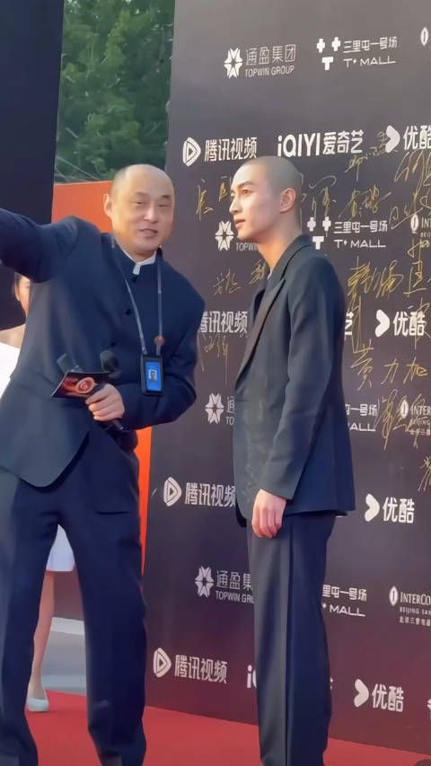 陈晓又上新剧了吗？剃光头，感觉他好适合演薄情的法海，谁能get到这气质