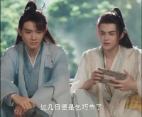 女生收礼物就是贪财？东方月初表示比起责怪女子，这男子为何不奋发图强，努力赚钱图上进呢？