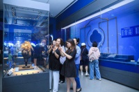 长沙博物馆“繁星绮梦”大展开幕 约300件珍宝璀璨星城