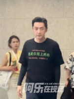 来新浪扫楼了，被夸好帅后，回应“还行吧！”