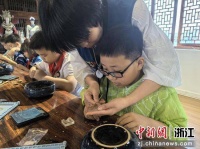浙江义乌佛堂镇：让非遗“触手可及”
