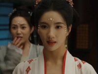 丽妃策划让姜梨失贞，却被姜若瑶撞见未婚夫和姜玉娥在一起…