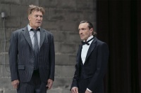 维也纳城堡剧院《禁闭》来沪，德语戏剧对萨特的当代解读