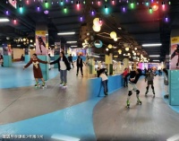 云南一男子为女友挡刀身受重伤，女生转头嫁给别人：他比你有钱