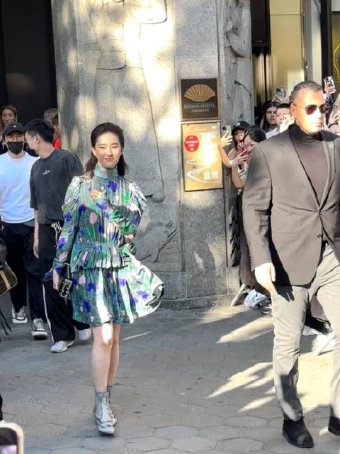 36岁的刘亦菲, 搁普通人身上 已经是大龄剩女了 这些一线女星嫁人比较困难