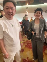 没想到嫂子居然这么年轻，还漂亮