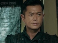 古仔的内心只有机甲，而我的心里却只有古仔～ 古天乐带机甲头盔走红毯