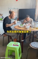 男子抛下80多岁父母出家，女儿一人扛起家庭重任：不理解又能怎样