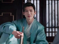 顾九思手中的扇子，直戳我心窝