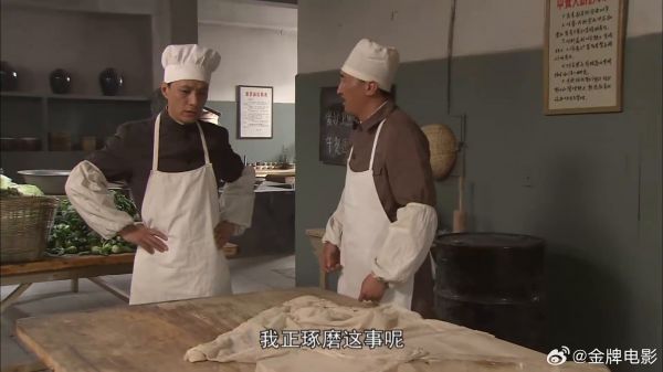 人是铁:大厨做得豆腐卷太美味,临时工不停偷吃,差点撑死